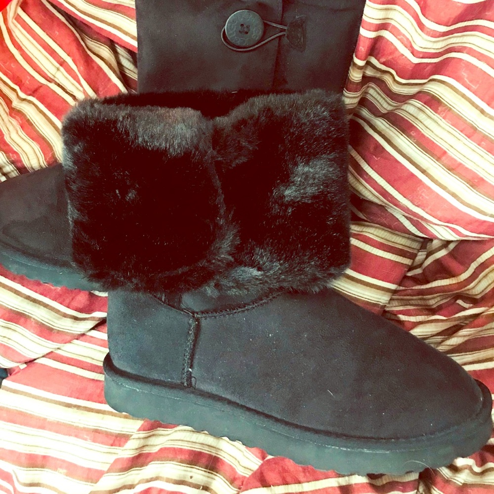 Black UGG Button Baileys **brand new**